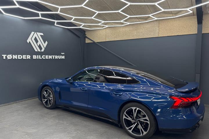 Blå Audi RS e-tron GT fra 2023