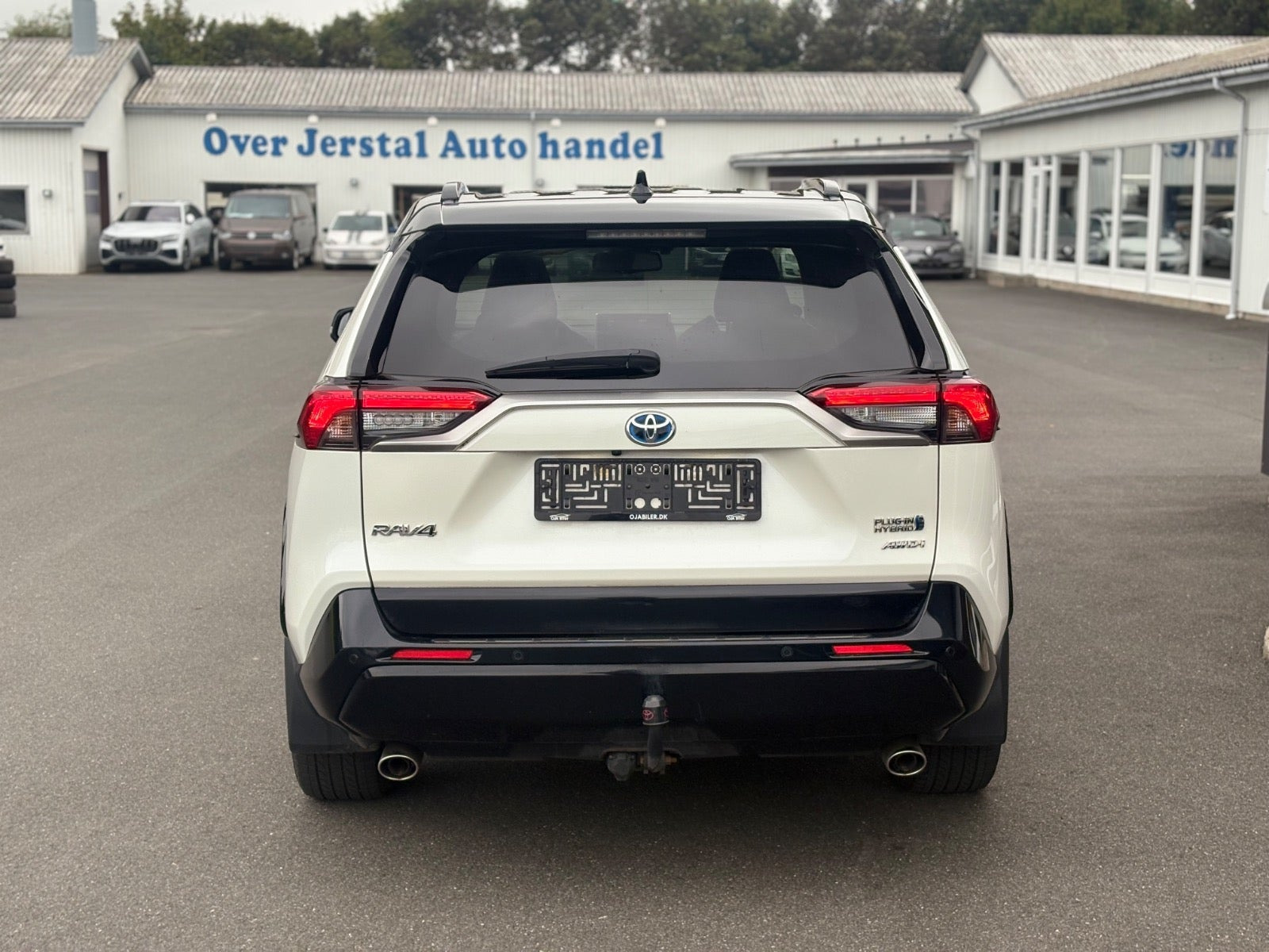 Hvid Toyota RAV4 fra 2021