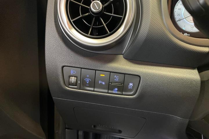 Blå Hyundai Kona fra 2023