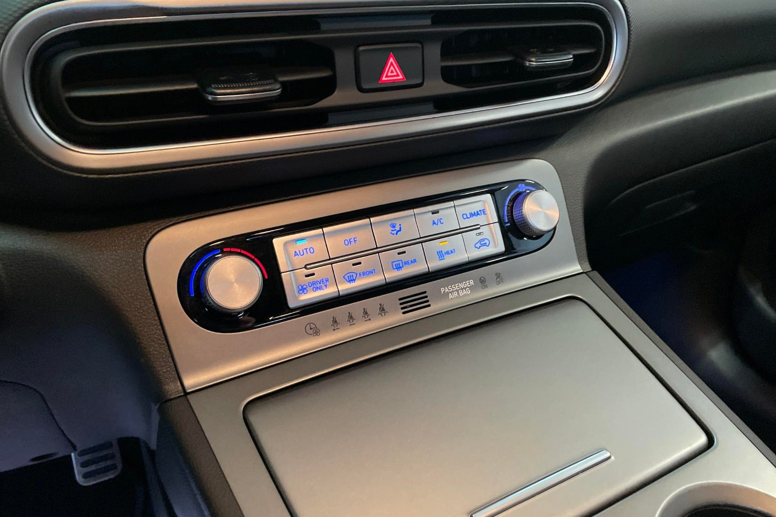 Blå Hyundai Kona fra 2023