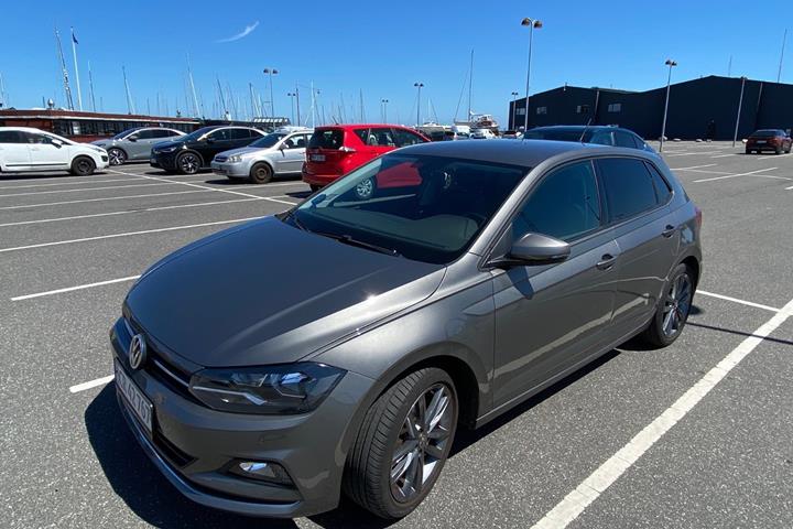 Sølv VW Polo fra 2019