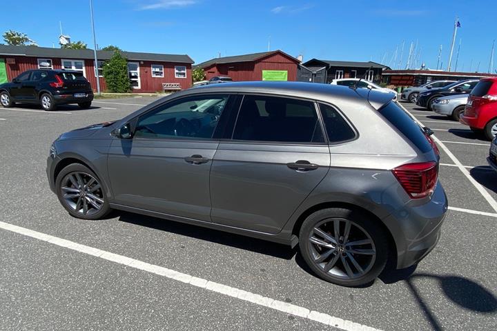 Sølv VW Polo fra 2019