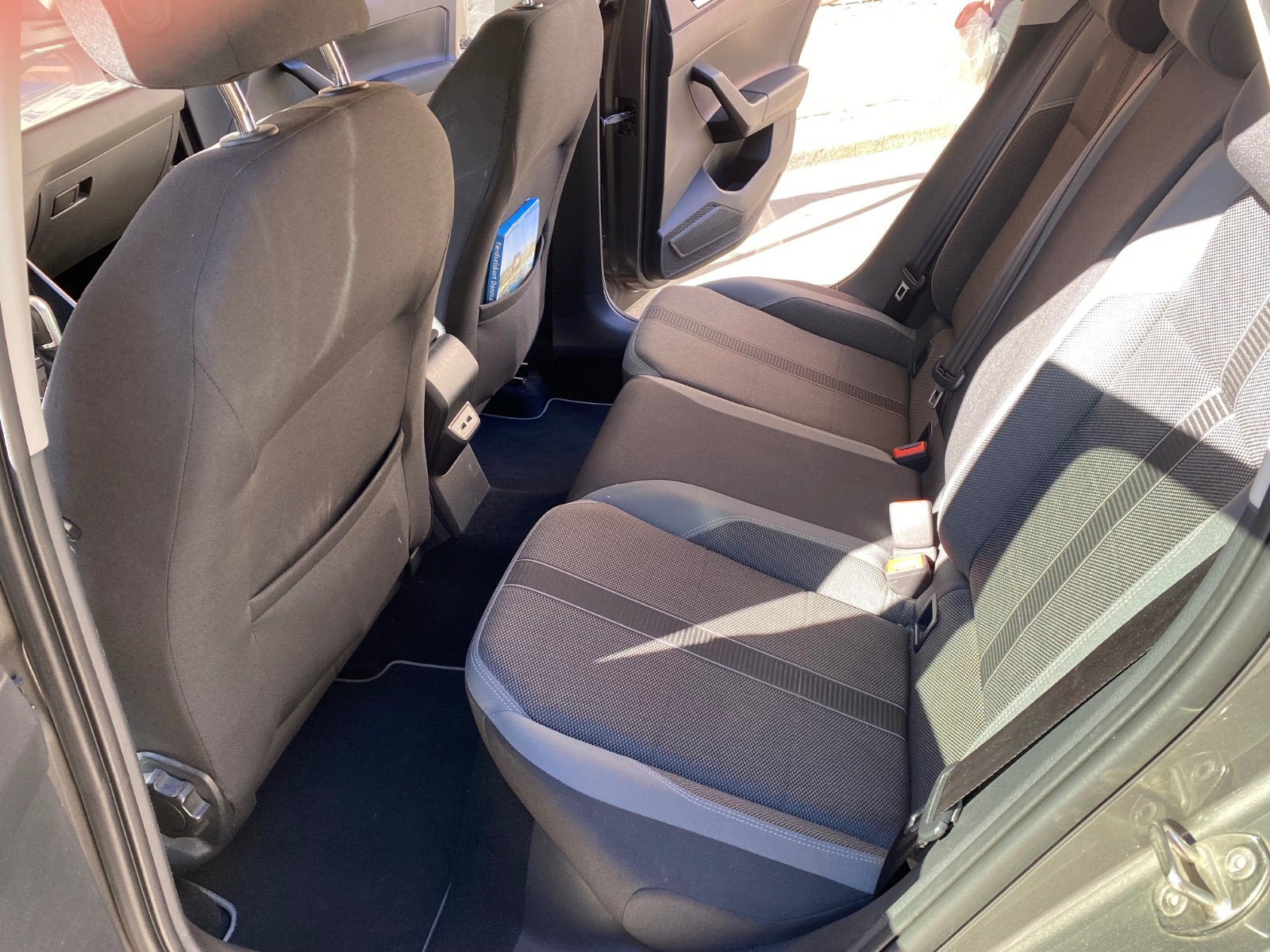 Sølv VW Polo fra 2019