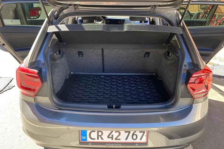 Sølv VW Polo fra 2019