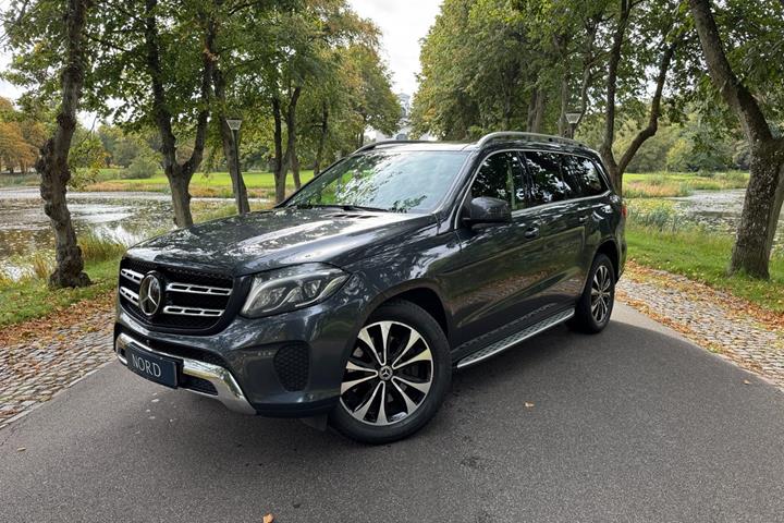 Grøn Mercedes GLS500 fra 2016