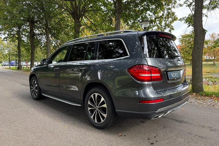 Grøn Mercedes GLS500 fra 2016