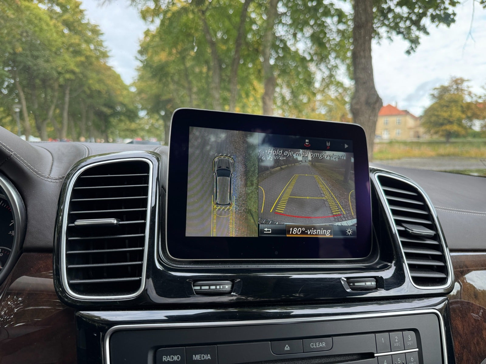 Grøn Mercedes GLS500 fra 2016