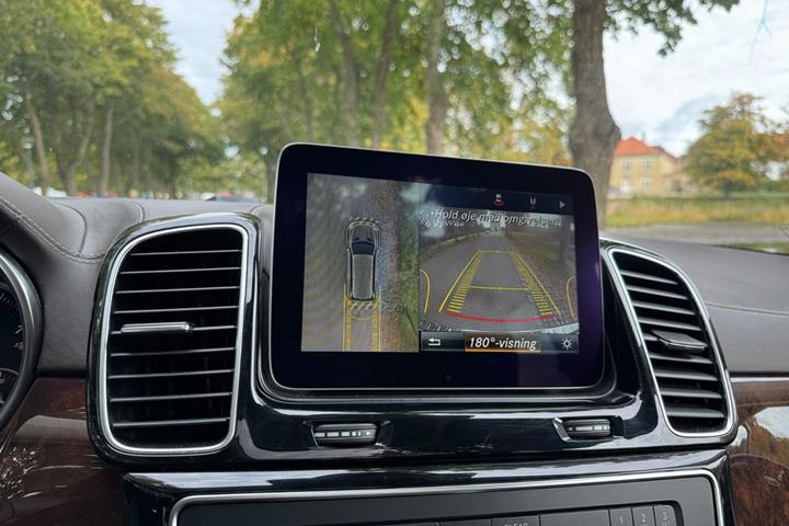 Grøn Mercedes GLS500 fra 2016
