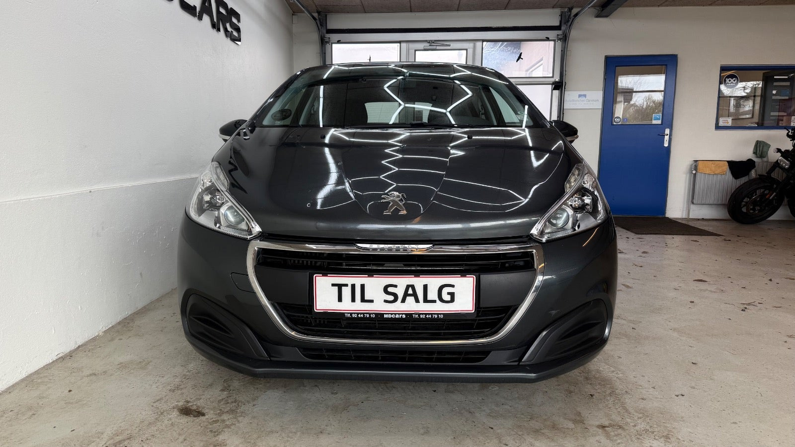 Grå Peugeot 208 fra 2018