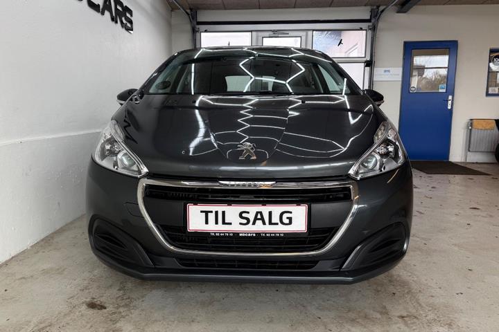 Grå Peugeot 208 fra 2018