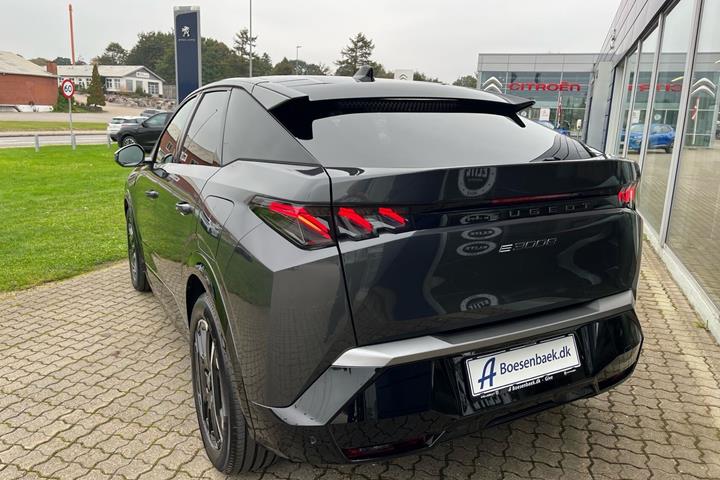 Grå Peugeot e-3008 fra 2026