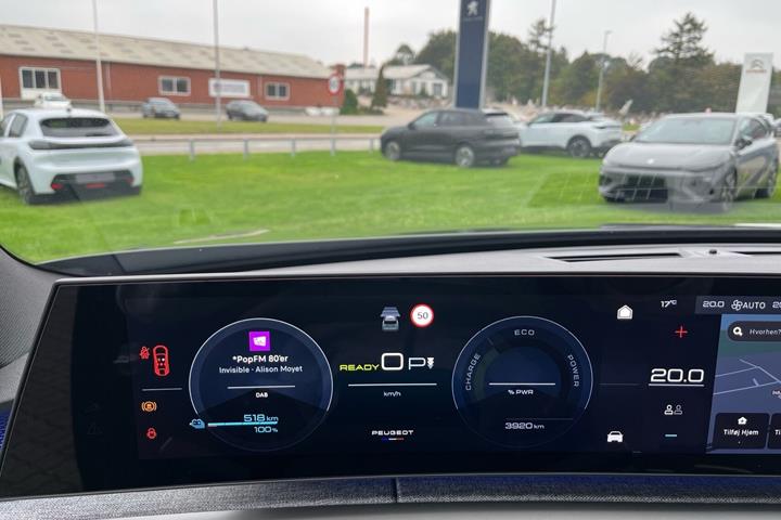 Grå Peugeot e-3008 fra 2026