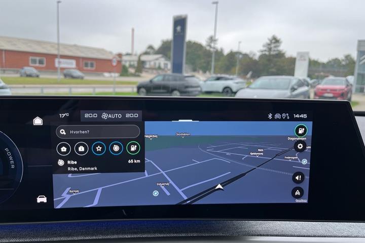 Grå Peugeot e-3008 fra 2026