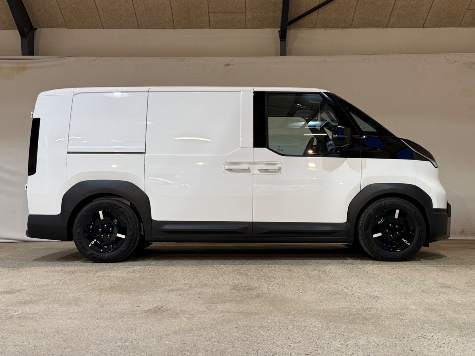 Hvid Kia PV5 fra 2026
