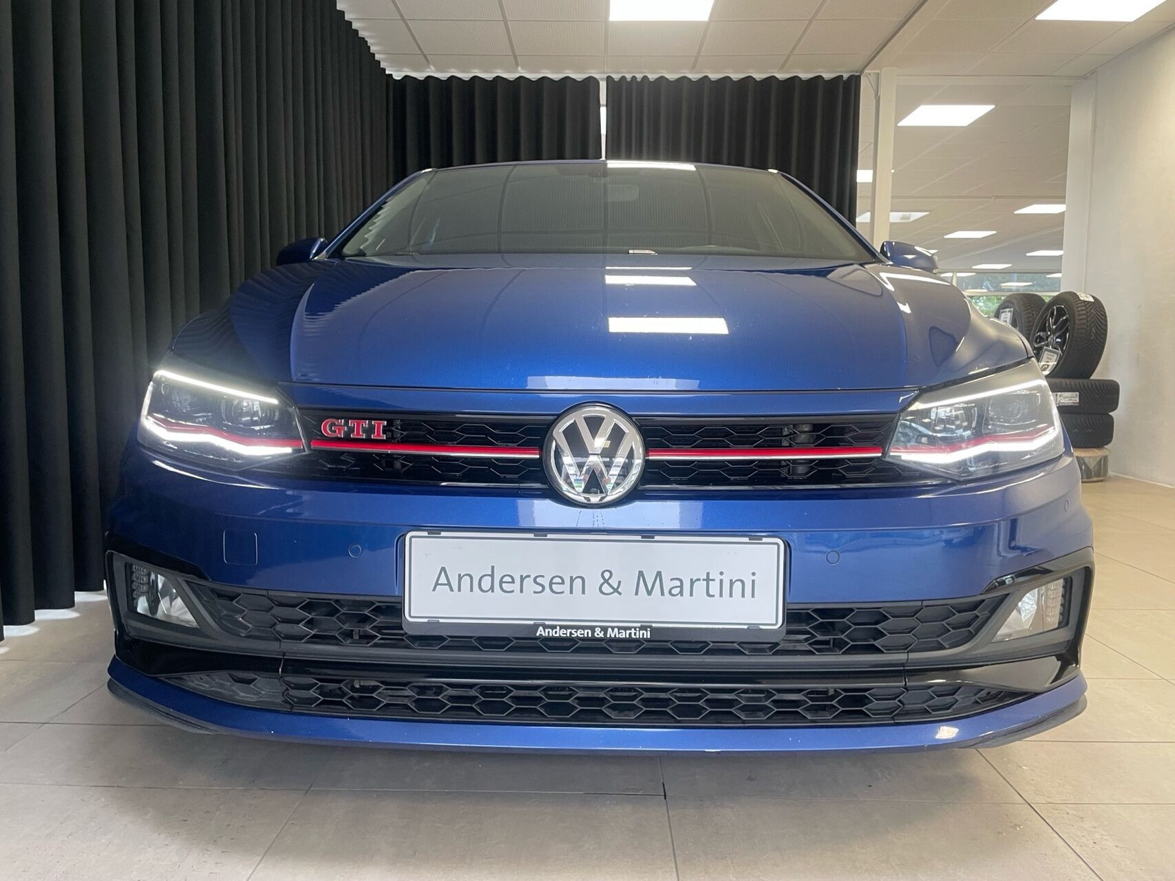 Blå VW Polo fra 2020