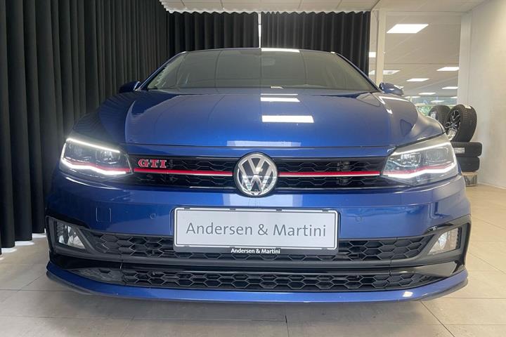 Blå VW Polo fra 2020