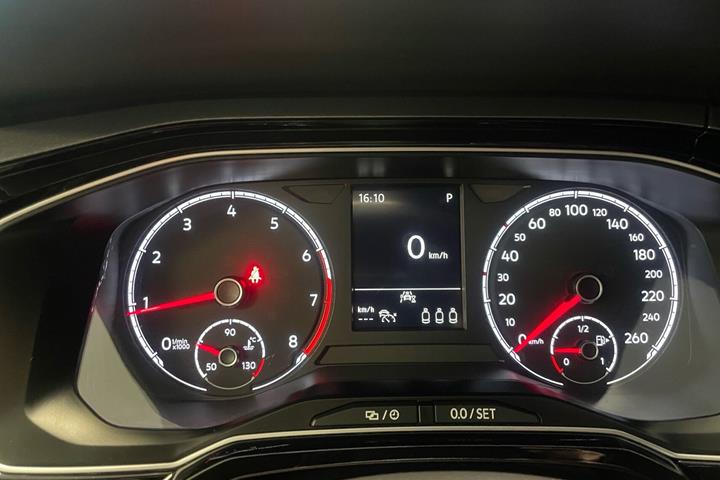 Blå VW Polo fra 2020