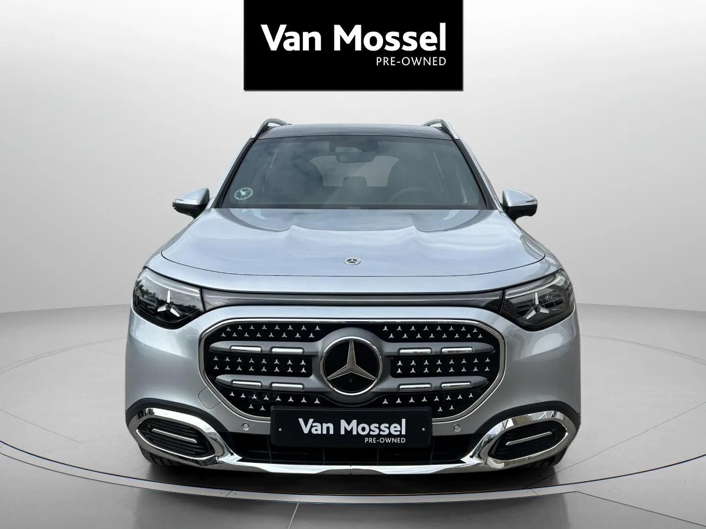 Sølv Mercedes GLB250+ fra 2026