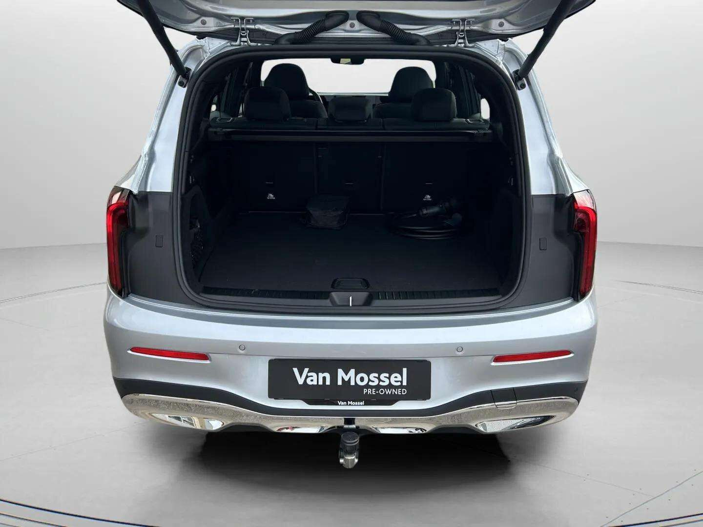 Sølv Mercedes GLB250+ fra 2026