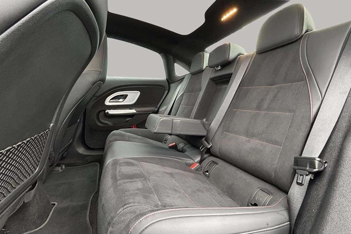 Sort Mercedes CLA250+ fra 2025