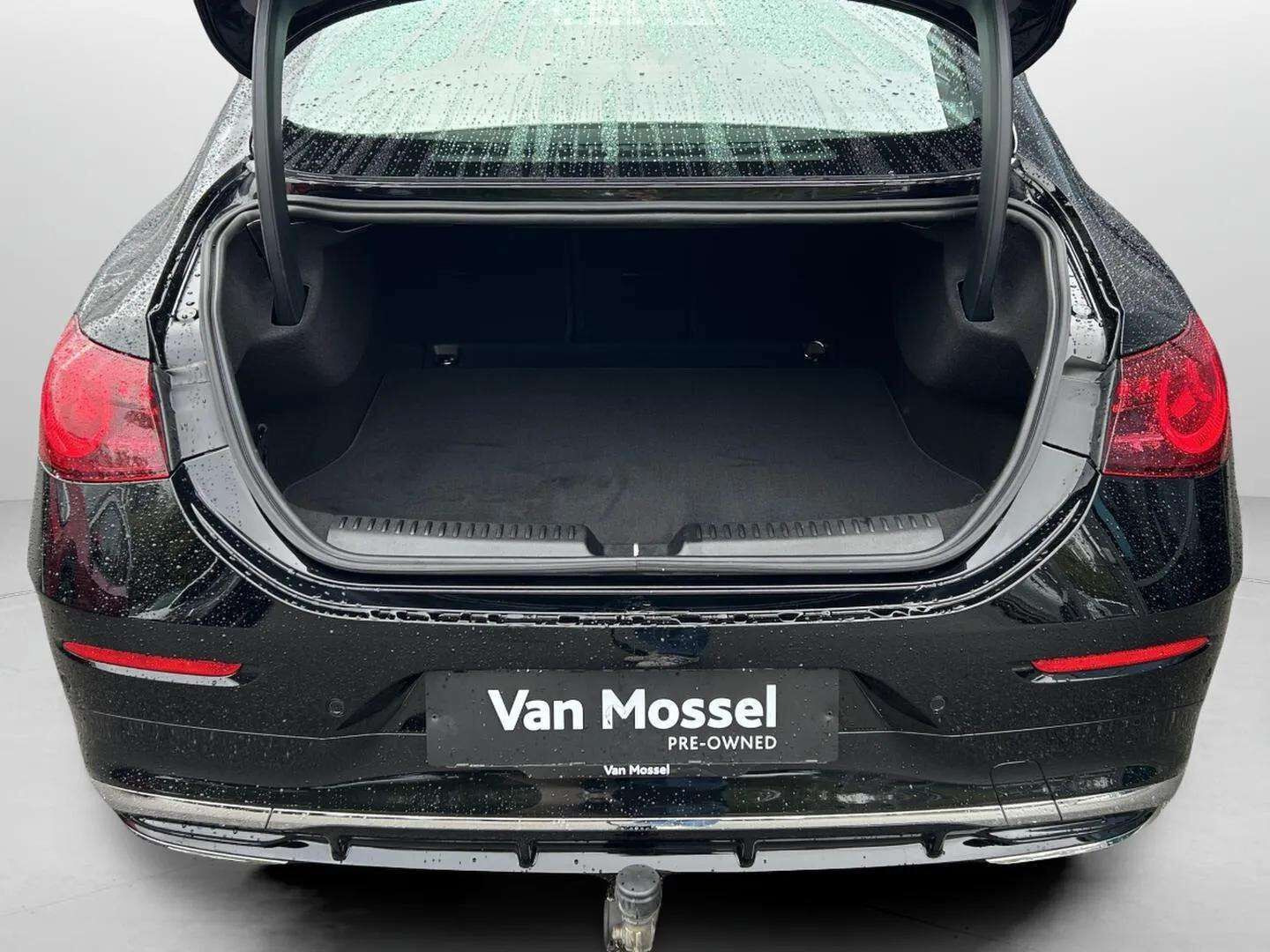 Sort Mercedes CLA250+ fra 2025