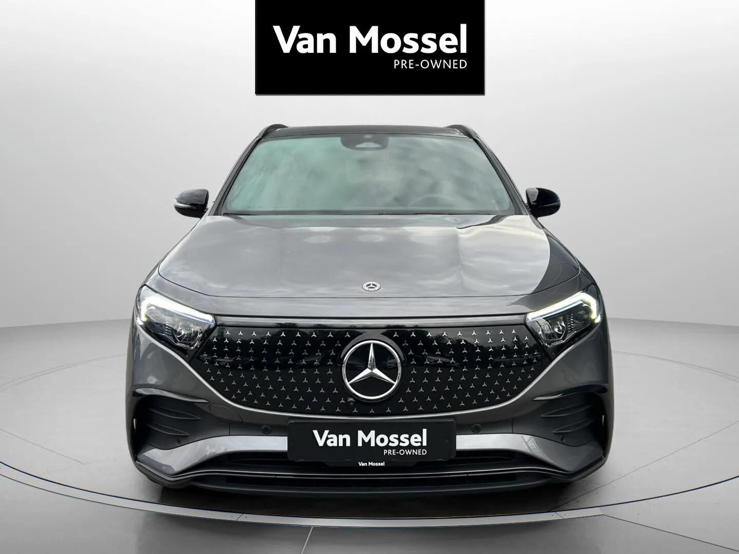 Grå Mercedes EQA250+ fra 2025