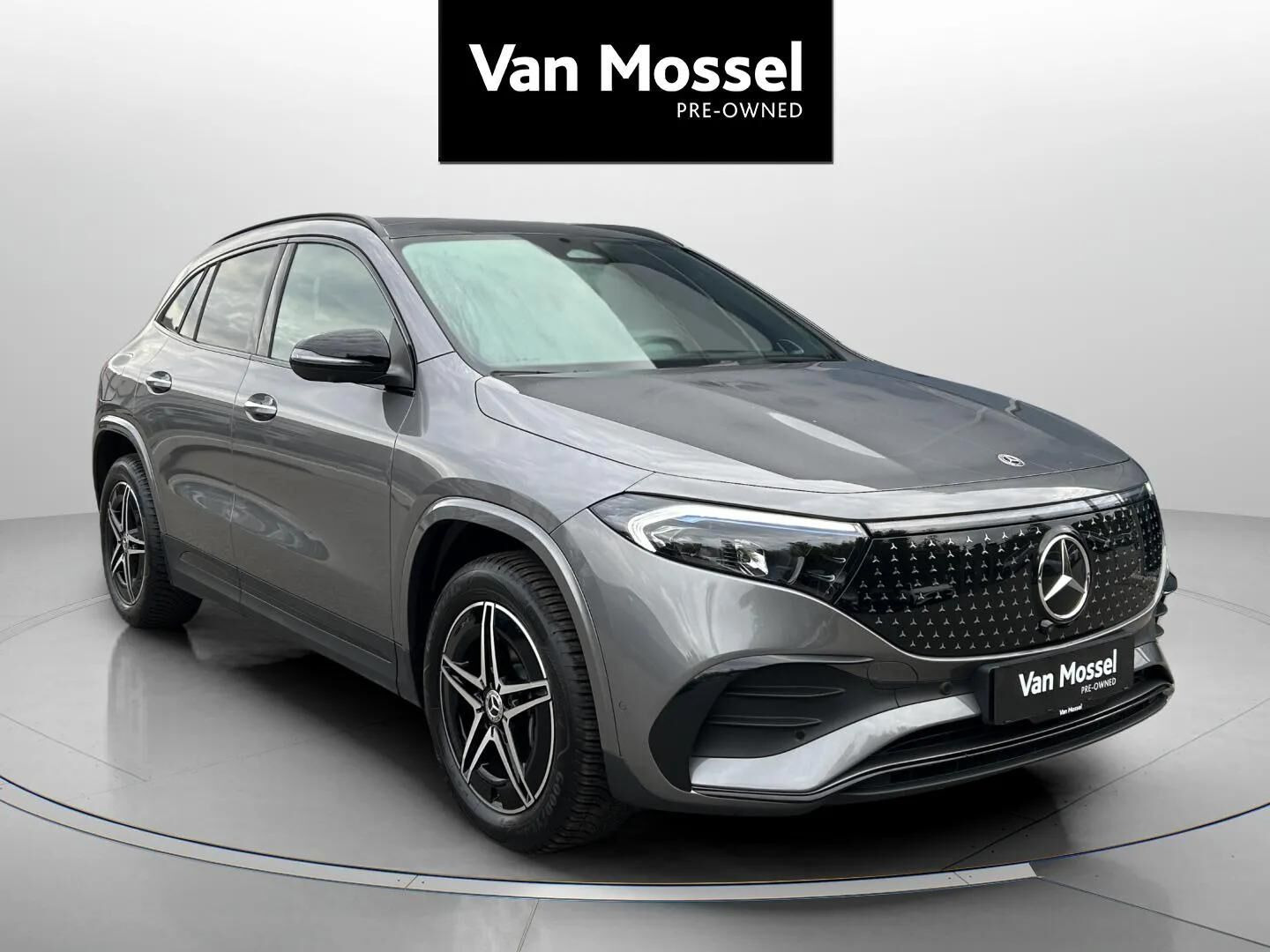 Grå Mercedes EQA250+ fra 2025