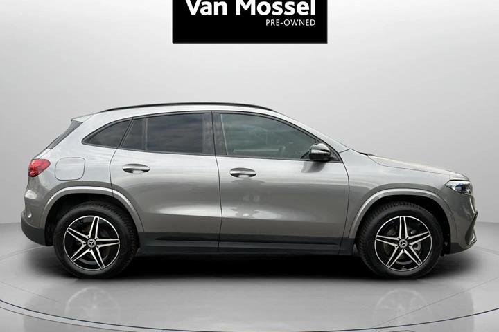 Grå Mercedes EQA250+ fra 2025