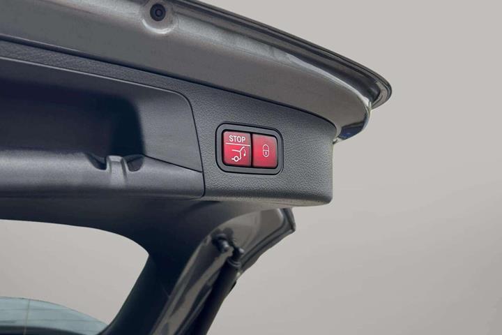 Grå Mercedes EQA250+ fra 2025