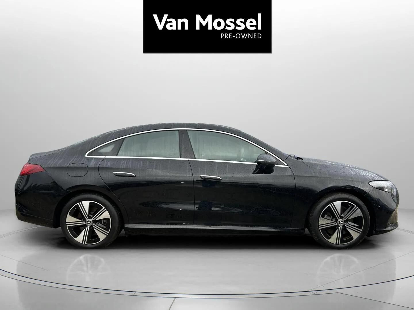 Sort Mercedes CLA250+ fra 2025