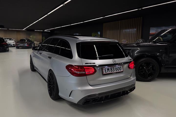 Sort Mercedes C63 fra 2017