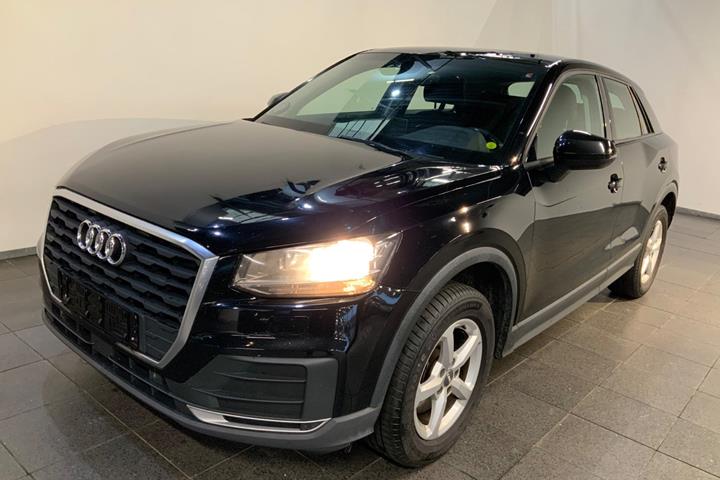 Sort Audi Q2 fra 2017 set udefra