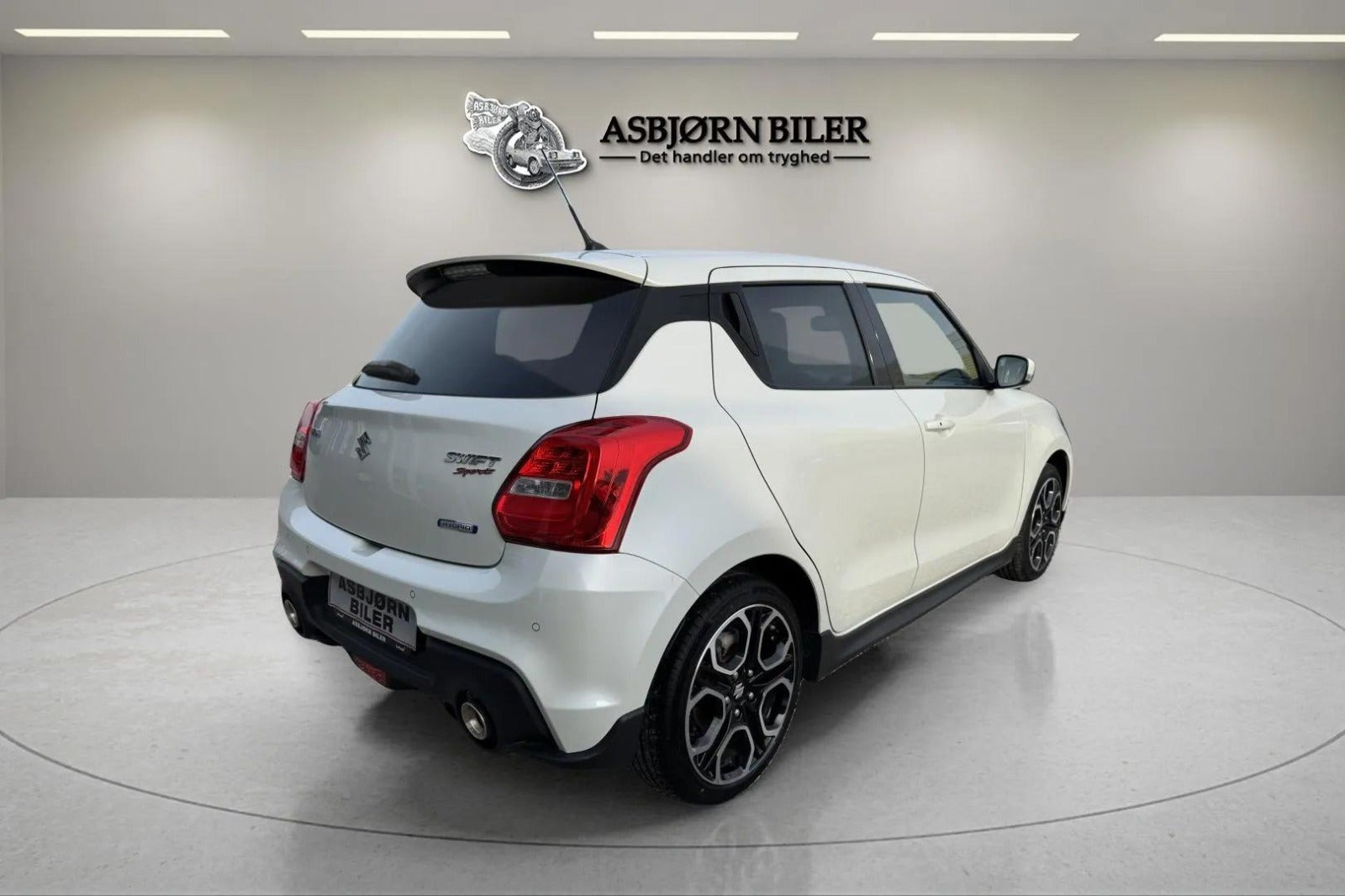 Hvid Suzuki Swift fra 2024