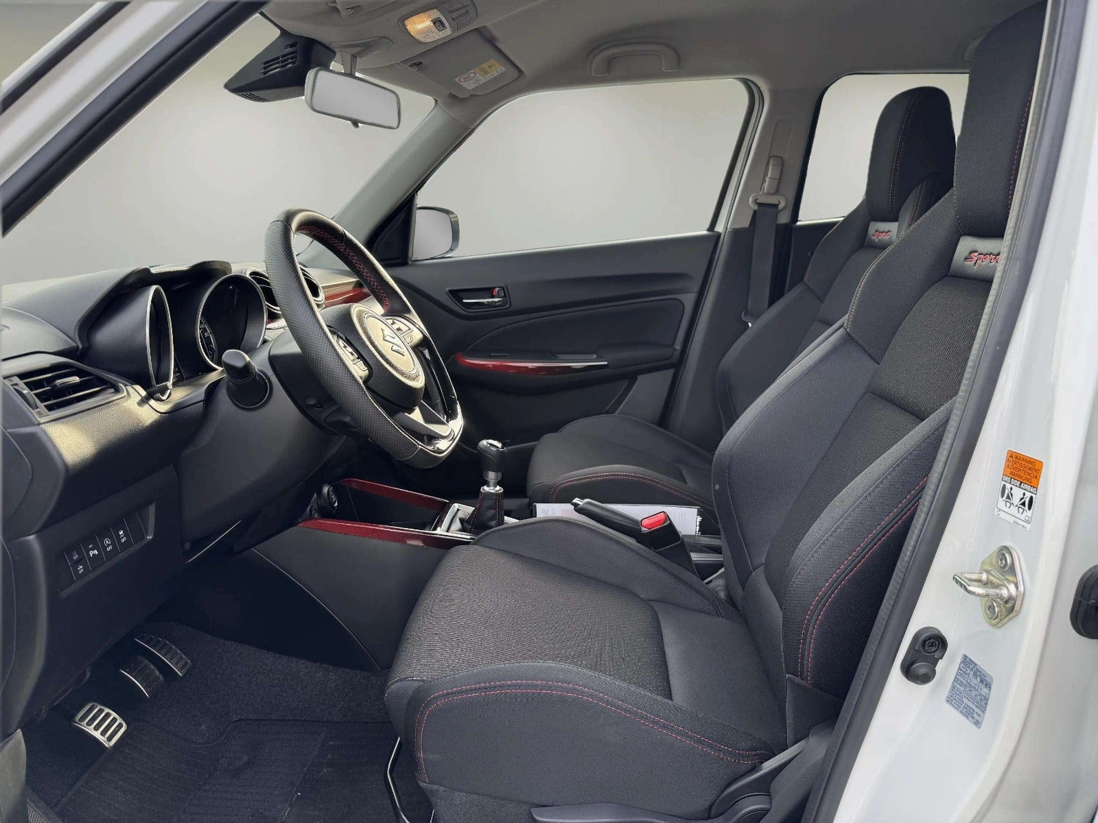 Hvid Suzuki Swift fra 2024
