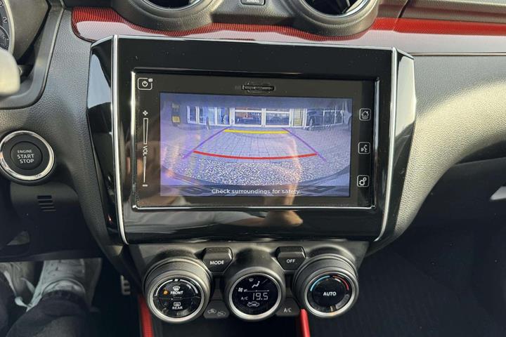 Hvid Suzuki Swift fra 2024