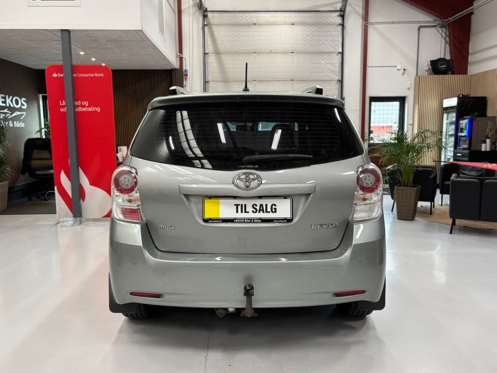 Sølv Toyota Sportsvan fra 2011