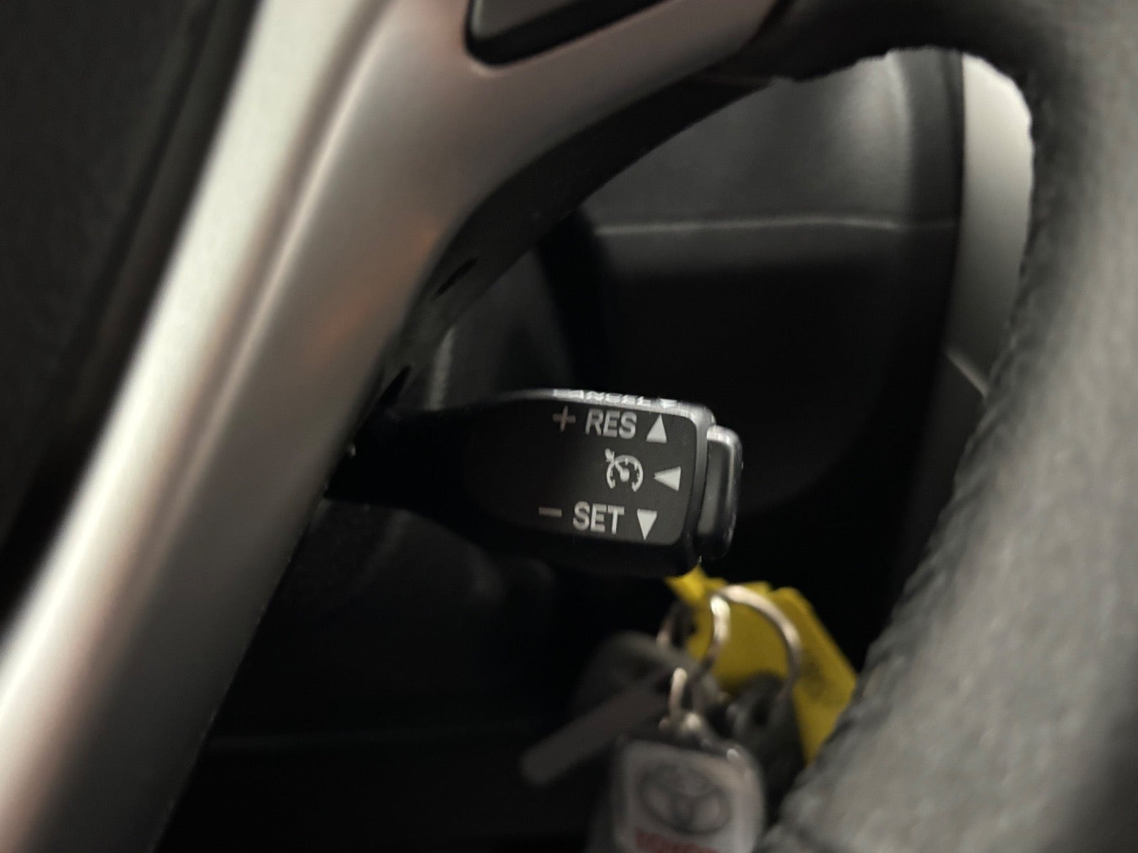 Sølv Toyota Sportsvan fra 2011