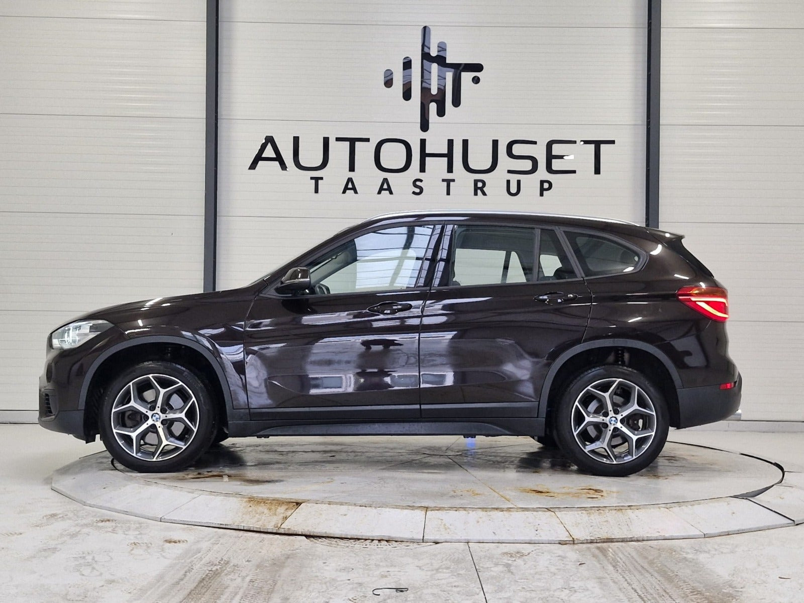 Brun BMW X1 fra 2018