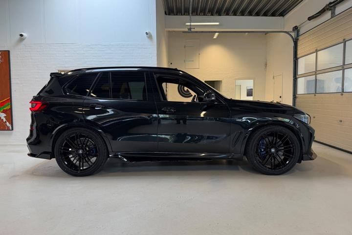 Sort BMW X5 fra 2022
