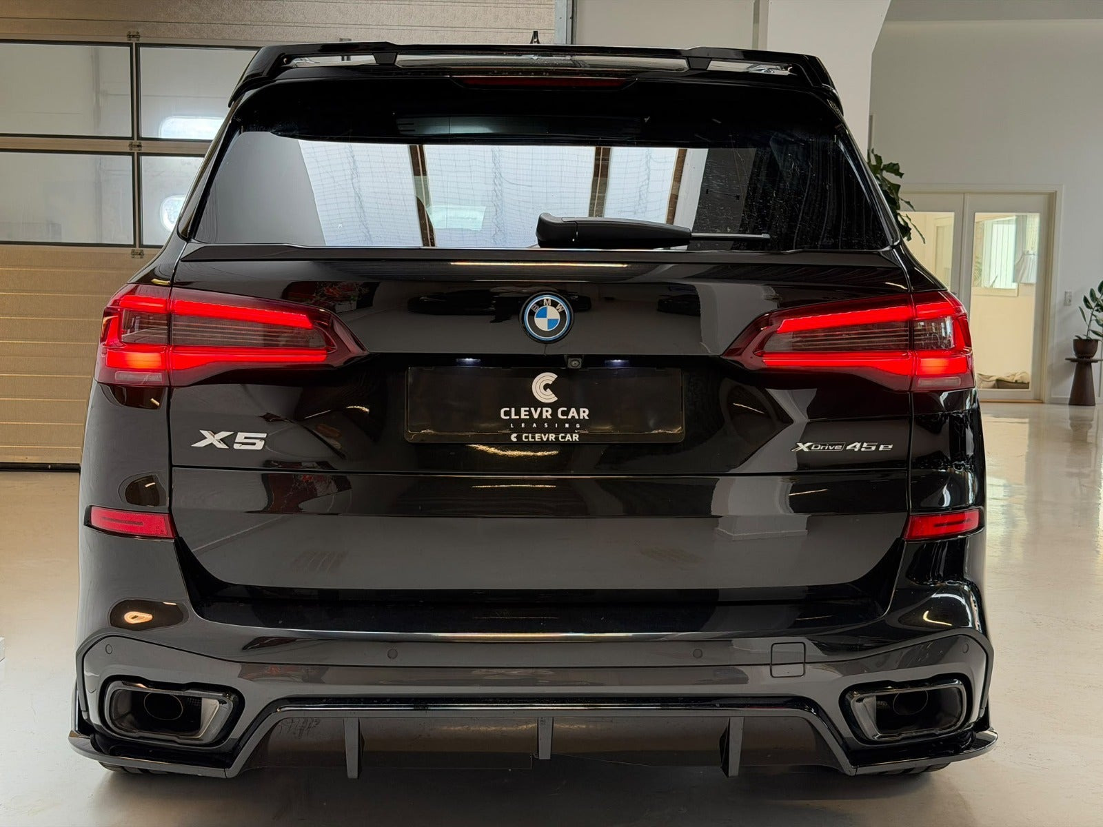 Sort BMW X5 fra 2022