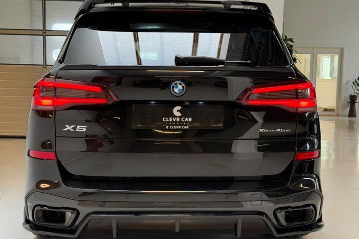 Sort BMW X5 fra 2022