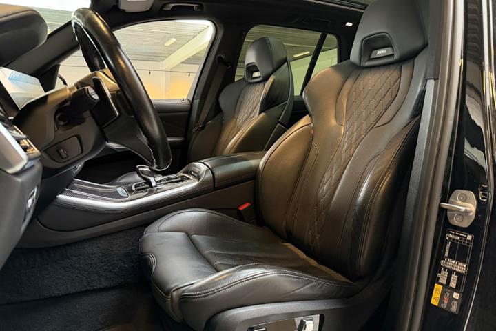 Sort BMW X5 fra 2022