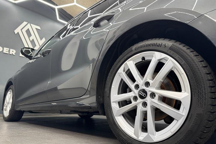 Grå Audi A3 fra 2023