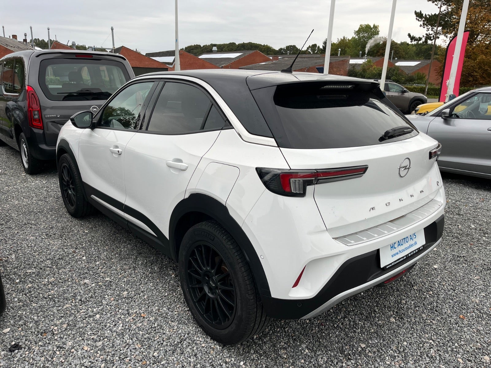 Hvid Opel Mokka-e fra 2024