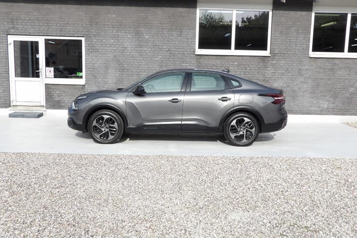 Grå Citroën C4 X fra 2024