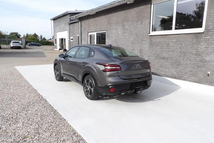 Grå Citroën C4 X fra 2024