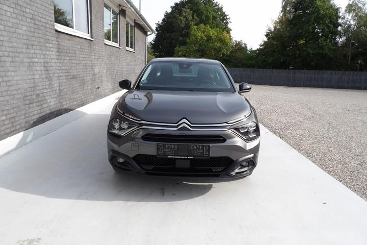 Grå Citroën C4 X fra 2024