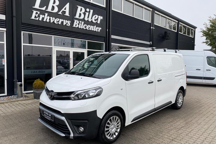 Hvid Toyota ProAce fra 2021