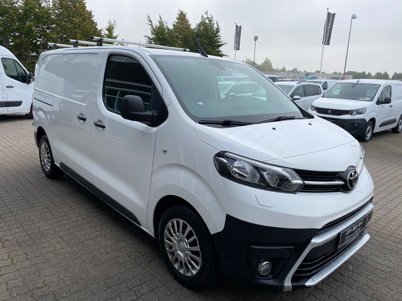 Hvid Toyota ProAce fra 2021