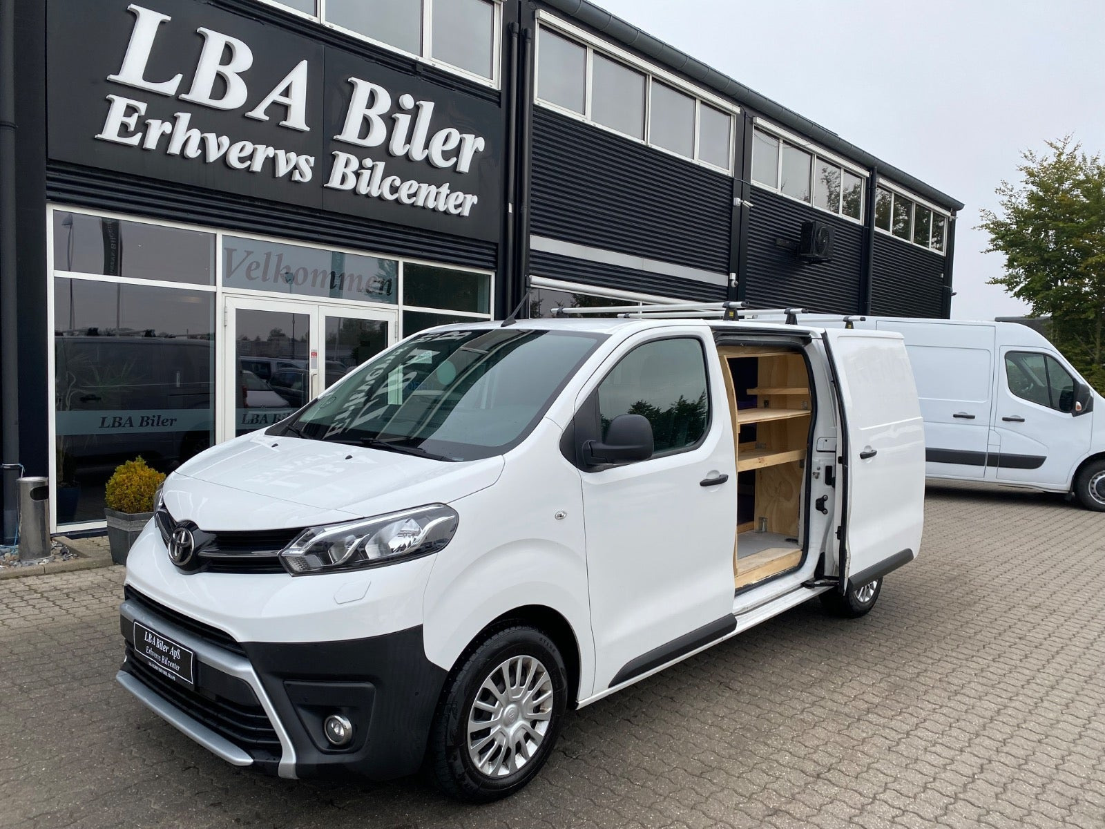 Hvid Toyota ProAce fra 2021